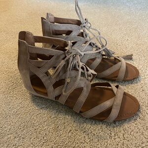 Size 8.5 beige Madeline sandals